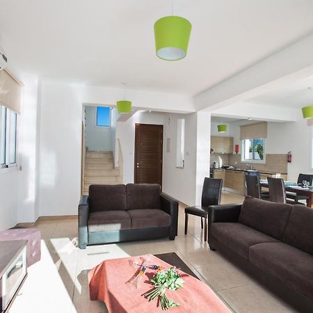 Avra Villas พาราลิมนี ภายนอก รูปภาพ