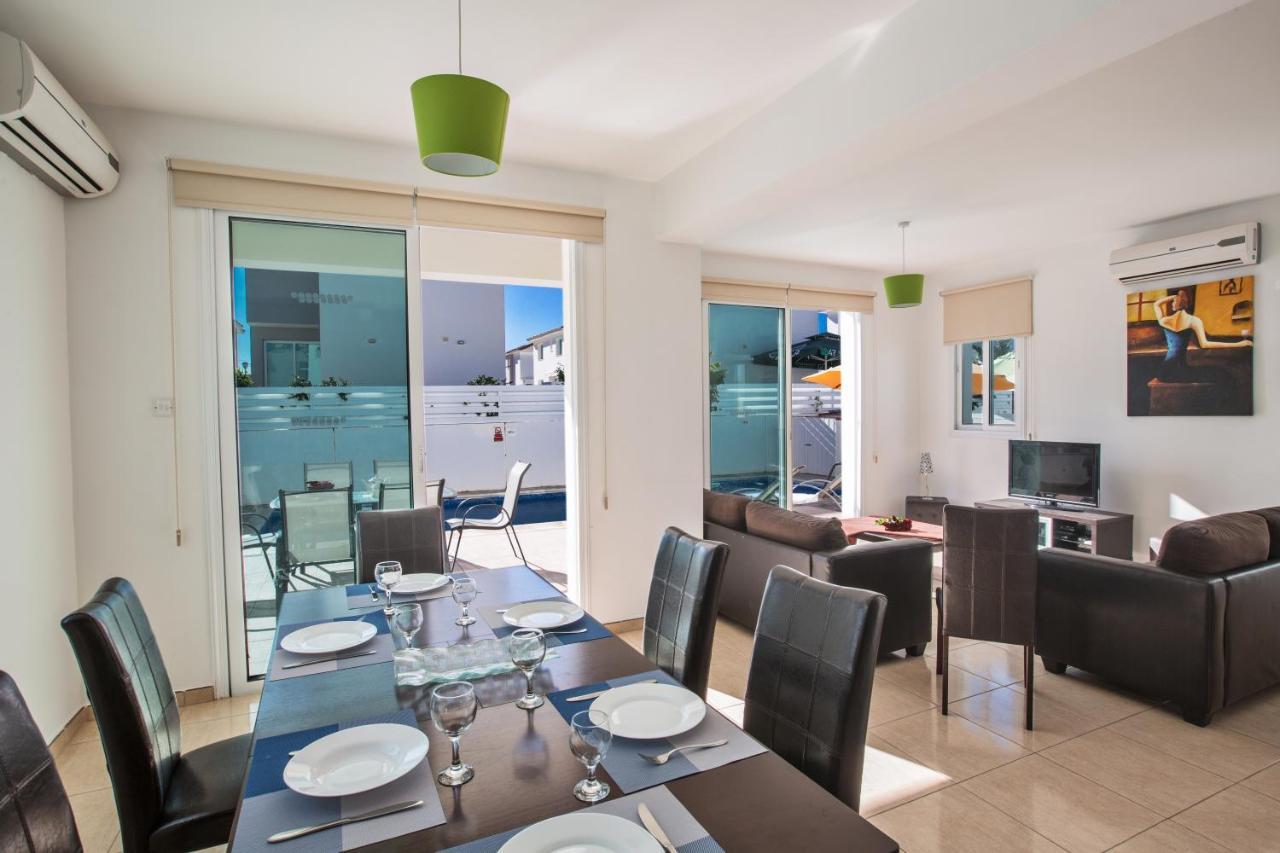 Avra Villas พาราลิมนี ภายนอก รูปภาพ