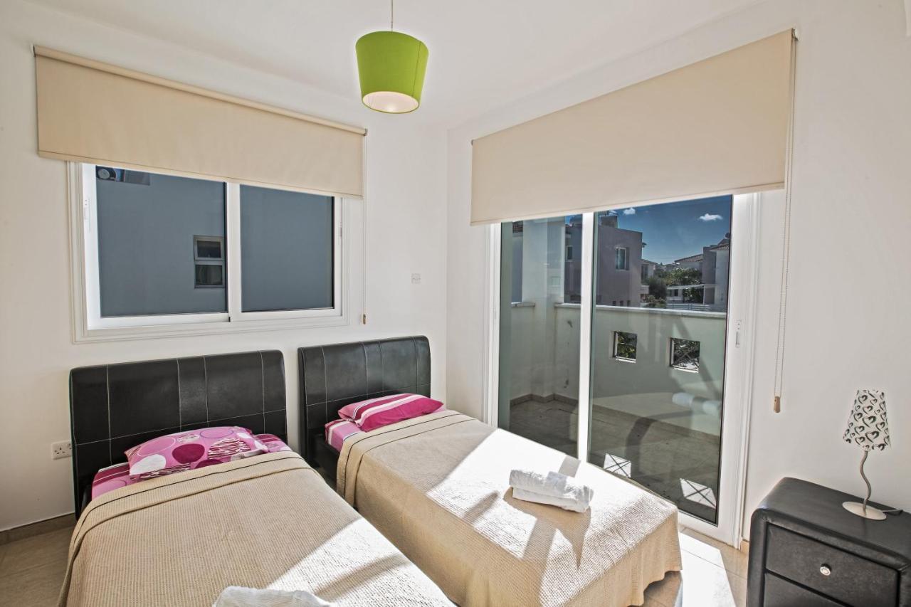 Avra Villas พาราลิมนี ภายนอก รูปภาพ